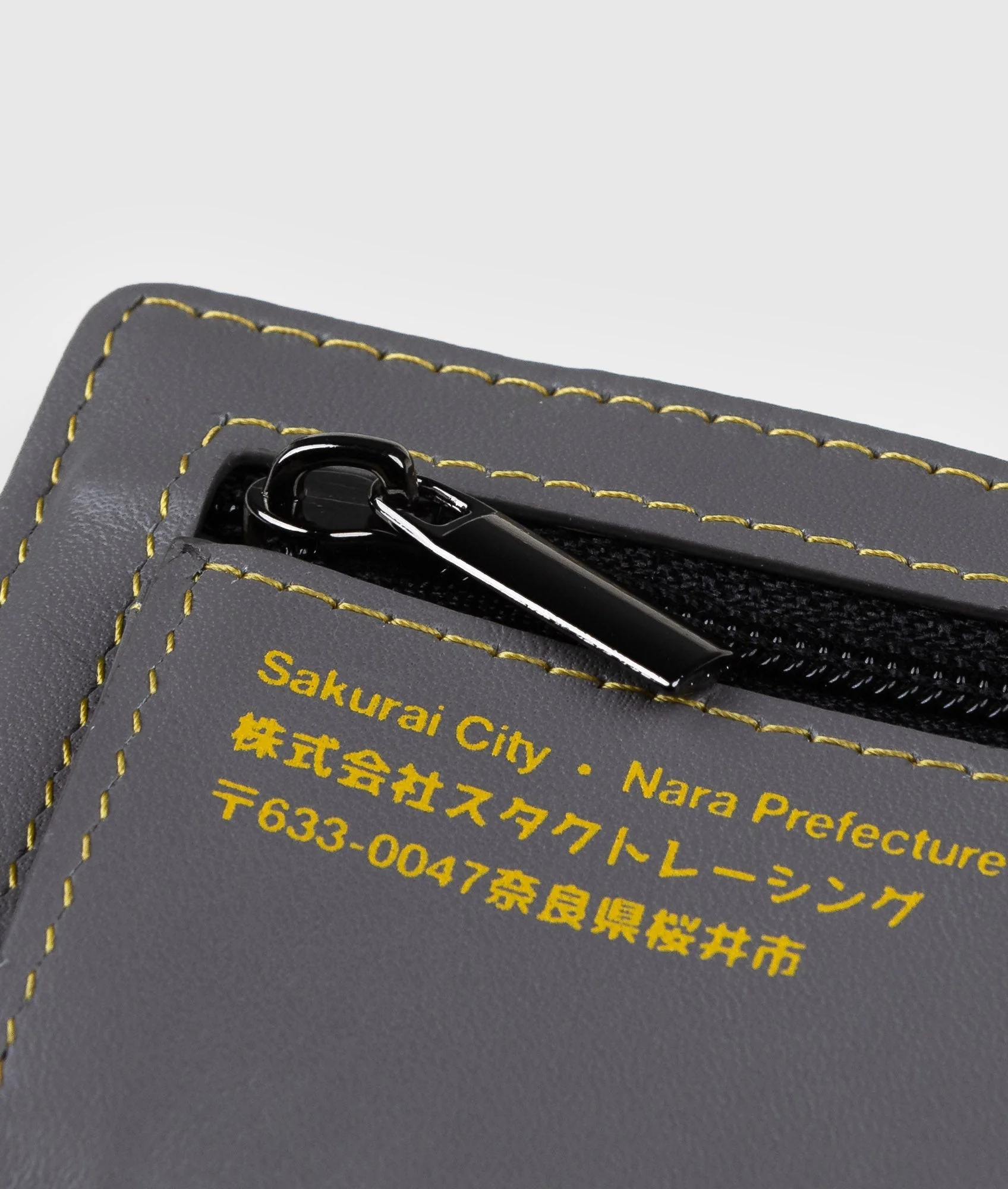Izumiotsu Gray/Carbon Cardholder - Image 6